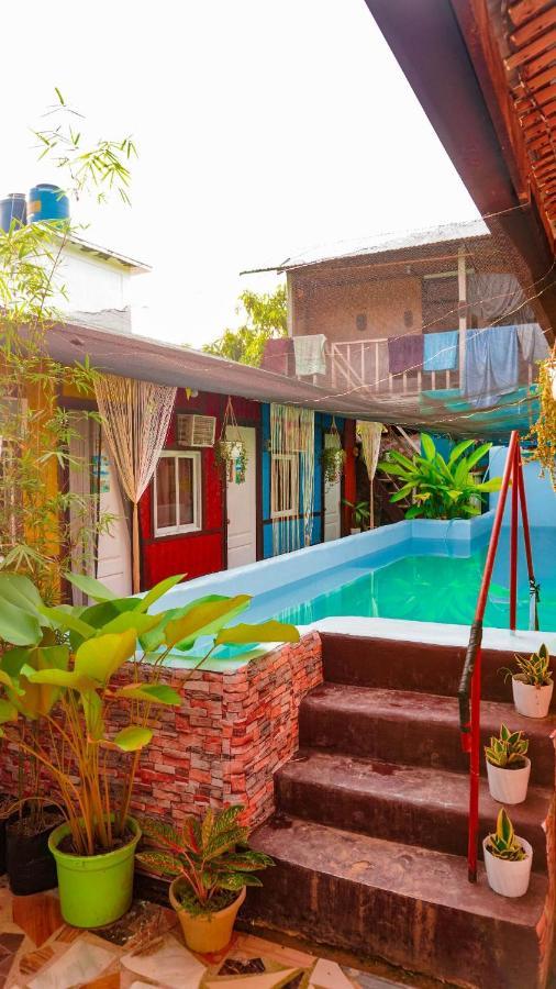 Backpackers Inn Gardenview Inn Эль-Нидо Экстерьер фото