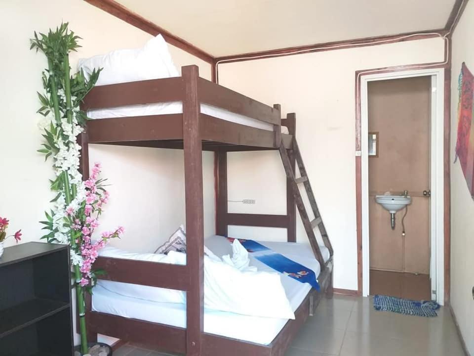 Backpackers Inn Gardenview Inn Эль-Нидо Экстерьер фото